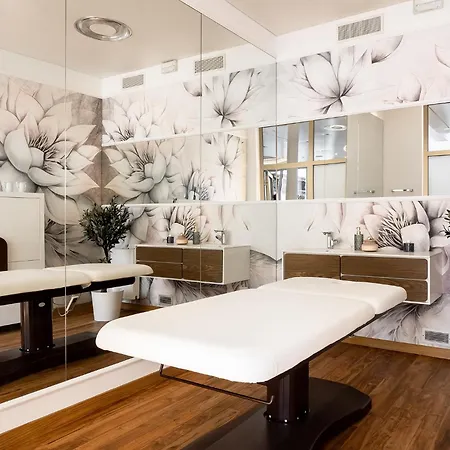 Hotel Coco Boutique & *